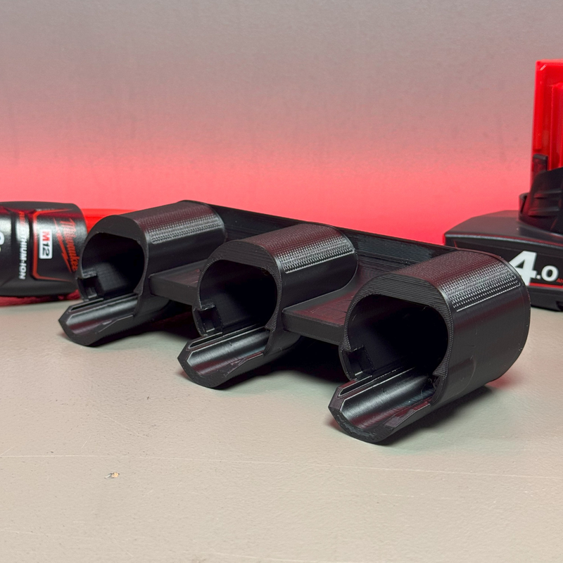 Milwaukee M12 triple battery wall mount – photo 3
