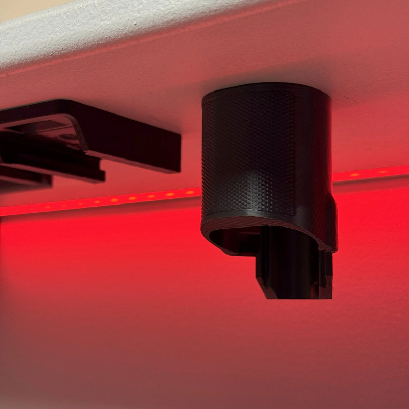 Milwaukee M12 triple battery wall mount – photo 9